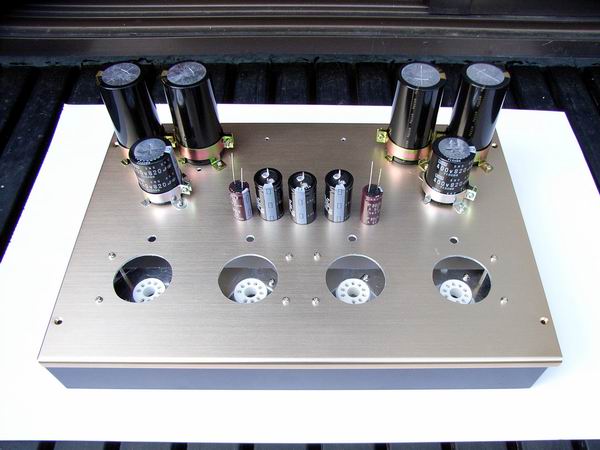 �P�[�X�Ɠd���R���f���T�[