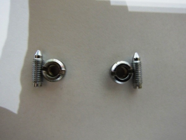 �������̃l�W